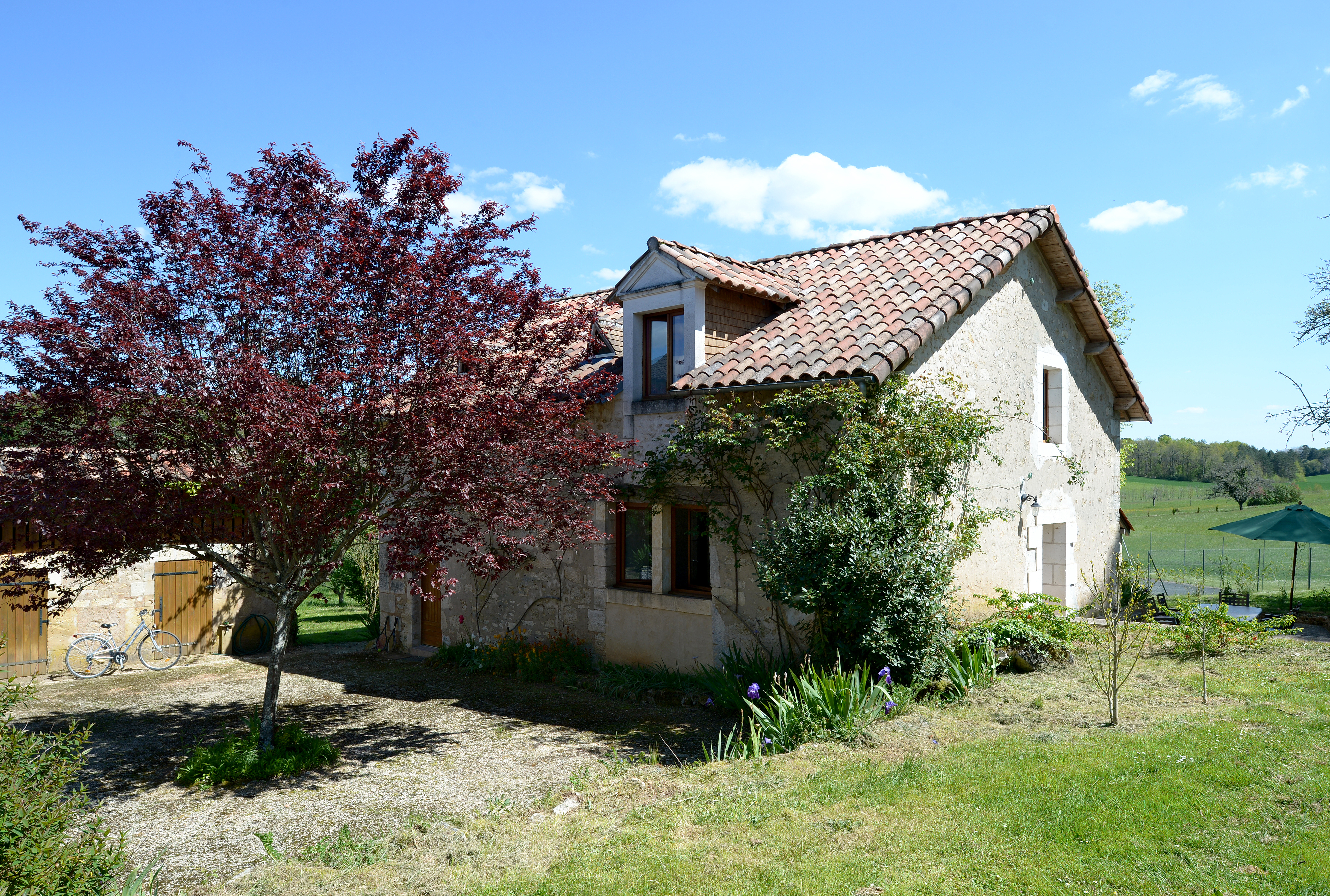Notre charmant gite en pierre offre le refuge idéal pour vos prochaines vacances en Dordogne